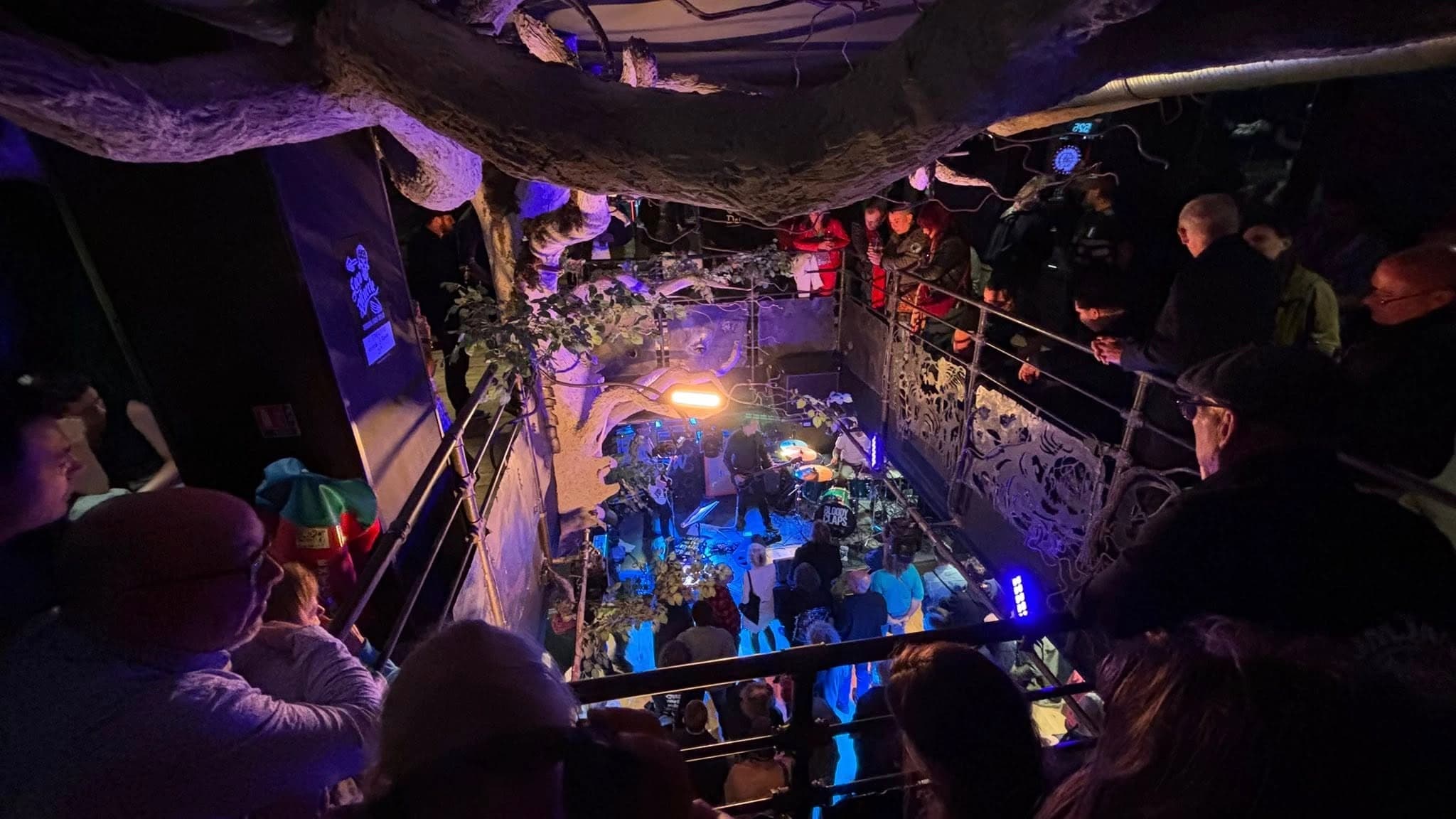 Salle de concert colorée